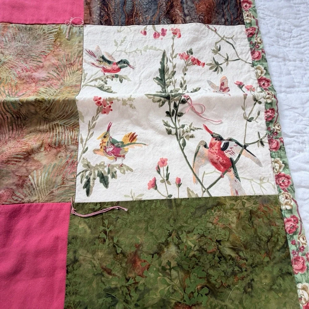 Vintage Handmade Patchwork Quilt Hummingbird Floral Cottage Lap Quilt 34in